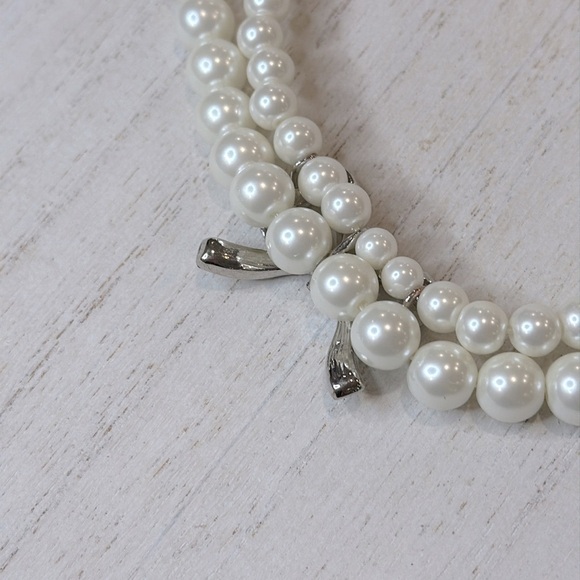 NWT Silver-Tone Pavé Bow & Imitation Pearl Layered Necklace - Picture 4 of 6